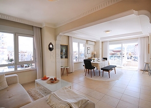 بنتهاوس مع إطلالة بانورامية في قلب ألانيا