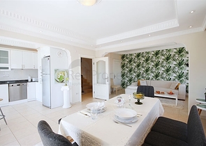 بنتهاوس مع إطلالة بانورامية في قلب ألانيا