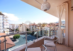 بنتهاوس مع إطلالة بانورامية في قلب ألانيا