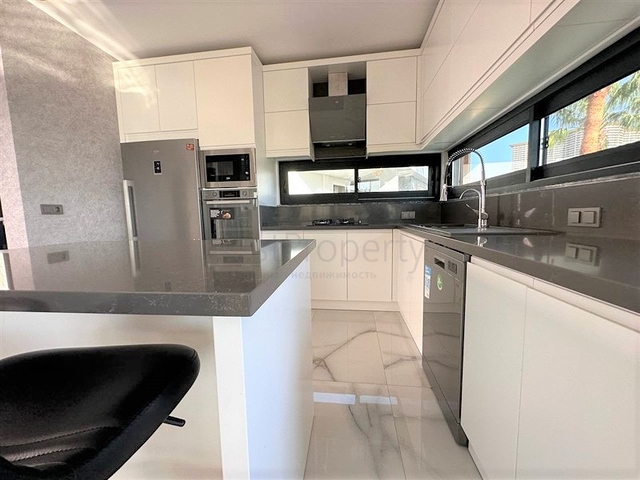 3 + 1 فيلا في مجمع فيلا شعبية في فندق كبير