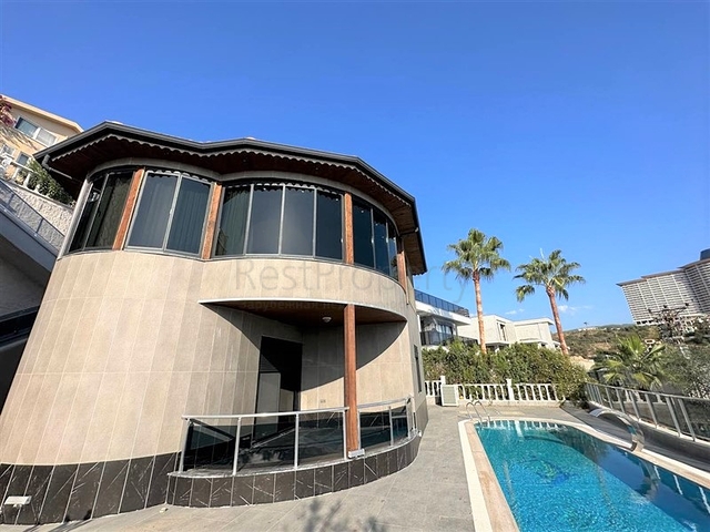 3 + 1 فيلا في مجمع فيلا شعبية في فندق كبير