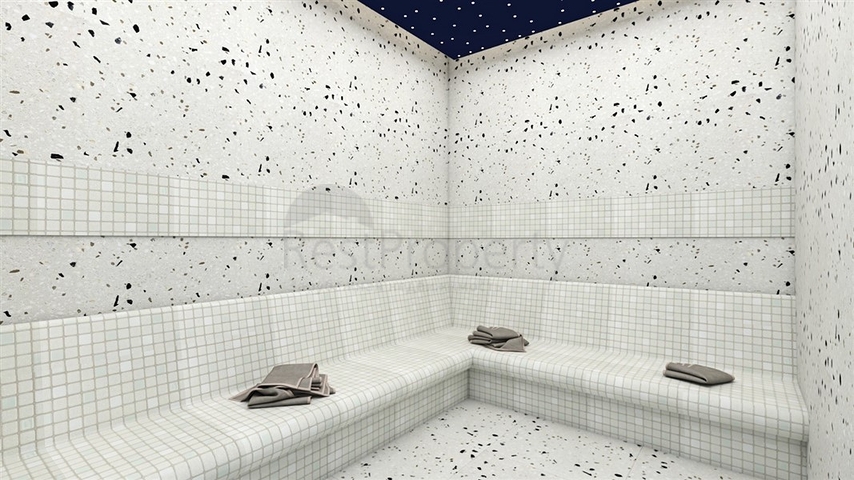 يقع المجمع على بعد 150 متر من البحر في منطقة كيستيل