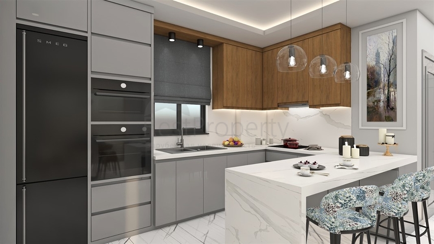 يقع المجمع على بعد 150 متر من البحر في منطقة كيستيل