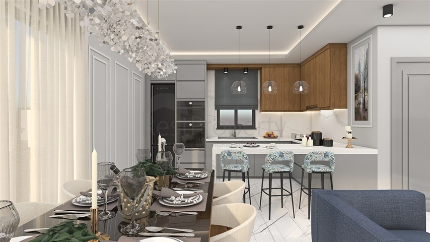 يقع المجمع على بعد 150 متر من البحر في منطقة كيستيل