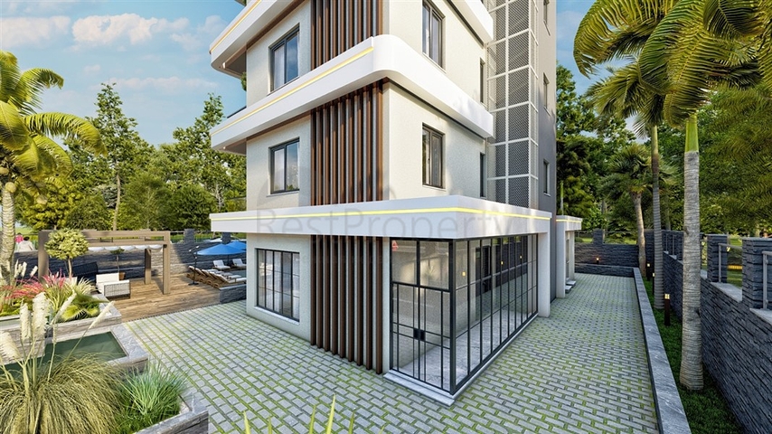 يقع المجمع على بعد 150 متر من البحر في منطقة كيستيل