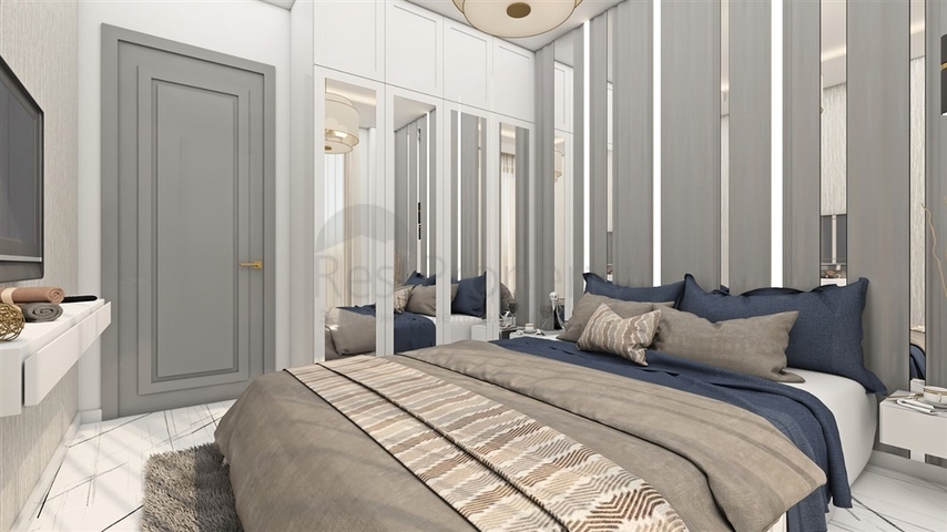 يقع المجمع على بعد 150 متر من البحر في منطقة كيستيل