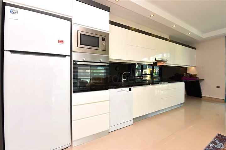 اطلالة بحر في كارجيجاك - شقة 2 غرفة وصالة -ضمن مجمع 5 نجوم -في كارجيجاك / الانيا 