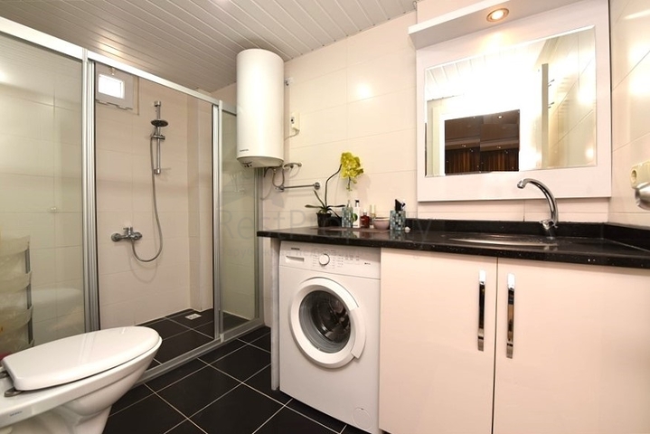 شقة غرفة وصالة في مركز الانيا - قريبة من شاطئ كليوباترا 