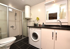 شقة غرفة وصالة في مركز الانيا - قريبة من شاطئ كليوباترا 