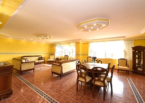 شقة مفروشة 3 + 1 بالقرب من البحر في منطقة أوبا