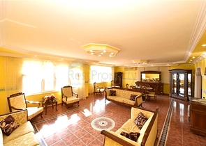 شقة مفروشة 3 + 1 بالقرب من البحر في منطقة أوبا