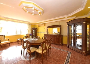 شقة مفروشة 3 + 1 بالقرب من البحر في منطقة أوبا