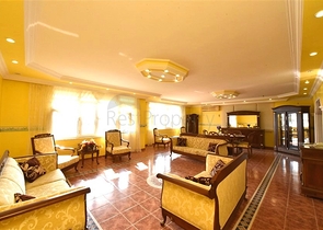 شقة مفروشة 3 + 1 بالقرب من البحر في منطقة أوبا