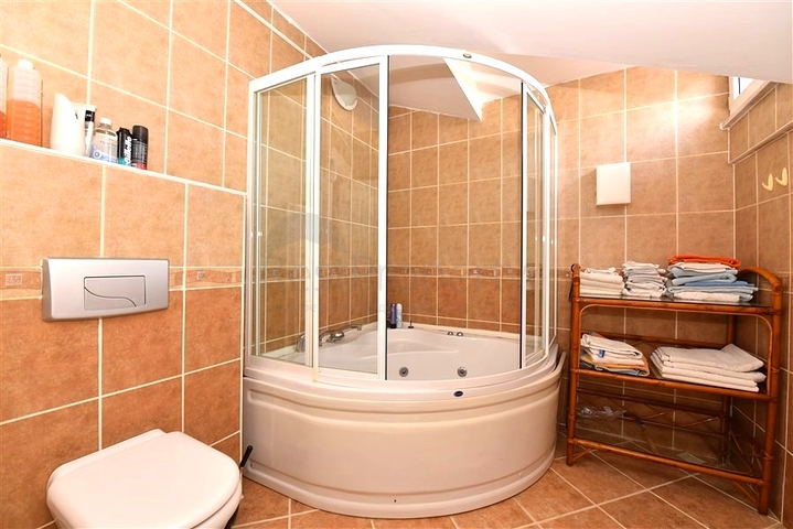 بنتهاوس مفروشة من غرفتي نوم في منطقة أوبا