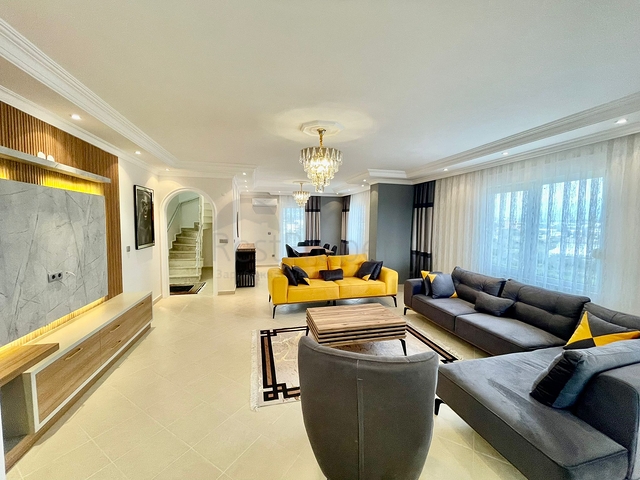 بنتهاوس واسع 3 + 1 في حي أفسالار