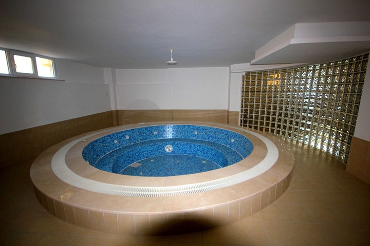 بنتهاوس واسع 3 + 1 في حي أفسالار