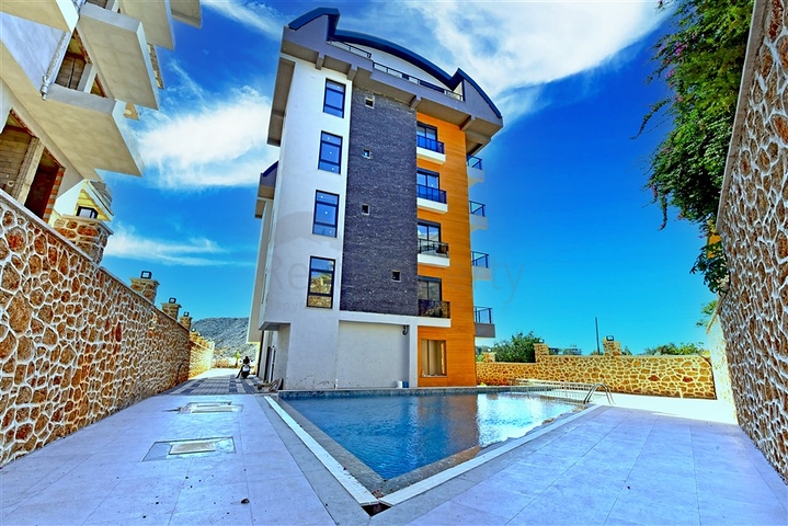 مجمع من نوع النادي قيد الإنشاء في منطقة أوبا