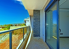 مجمع من نوع النادي قيد الإنشاء في منطقة أوبا