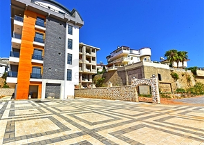 مجمع من نوع النادي قيد الإنشاء في منطقة أوبا