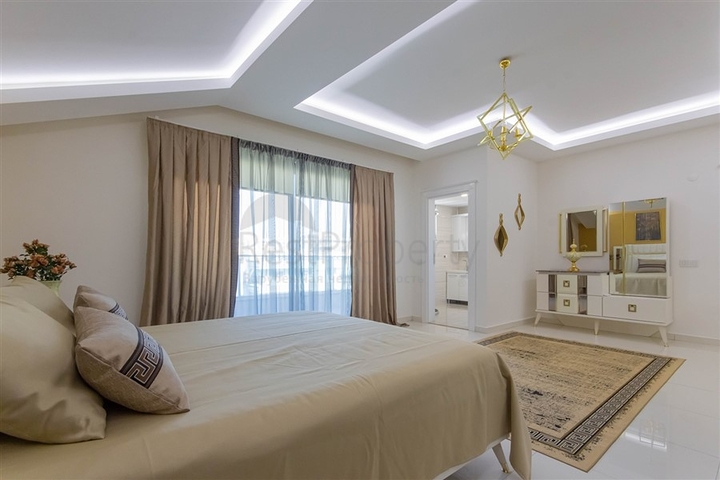 بنتهاوس واسع على ساحل البحر الأبيض المتوسط