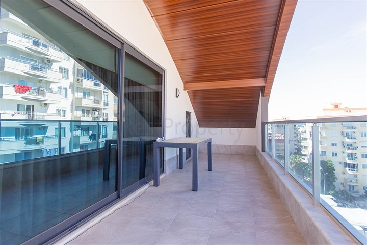 بنتهاوس واسع على ساحل البحر الأبيض المتوسط