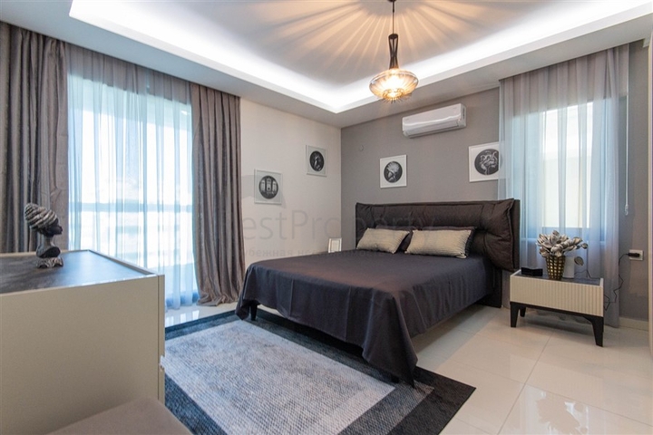 بنتهاوس واسع على ساحل البحر الأبيض المتوسط