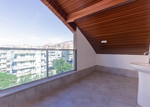 بنتهاوس واسع على ساحل البحر الأبيض المتوسط