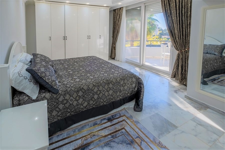 فيلا في منطقة كوناكلي