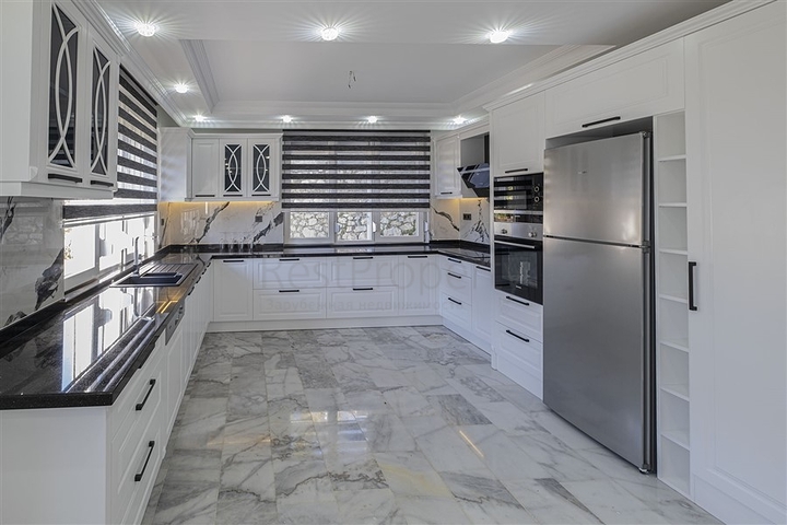 فيلا في منطقة كوناكلي