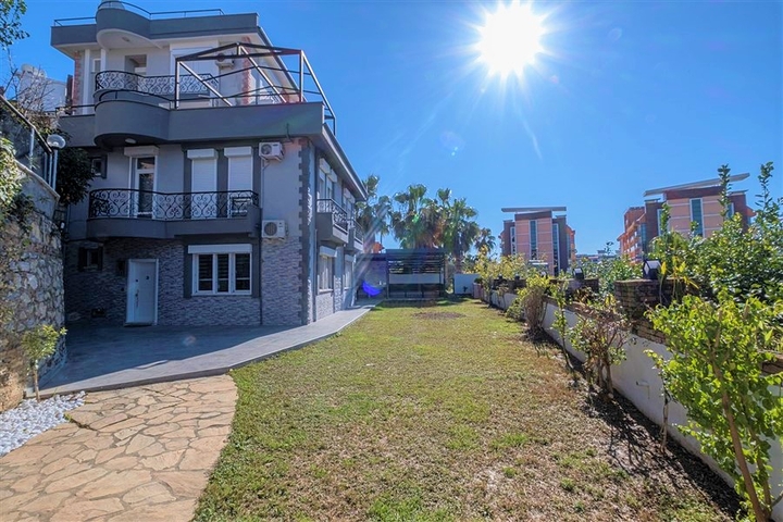 فيلا في منطقة كوناكلي