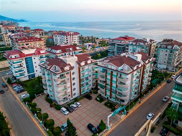 شقة 2+1 على بعد 50 متر من البحر في منطقة كستل 