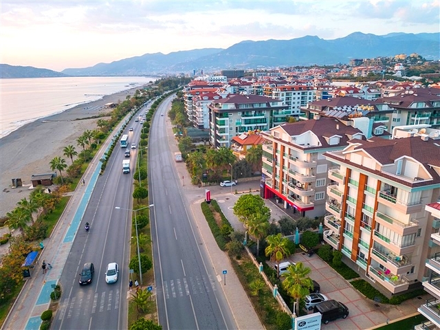 شقة 2+1 على بعد 50 متر من البحر في منطقة كستل 