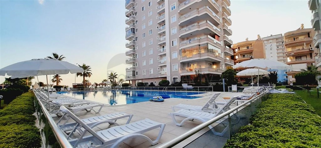 شقة 2 + 1 على الخط الأول في حي محمودلار