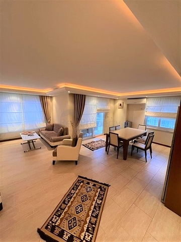 شقة 2 + 1 على الخط الأول في حي محمودلار