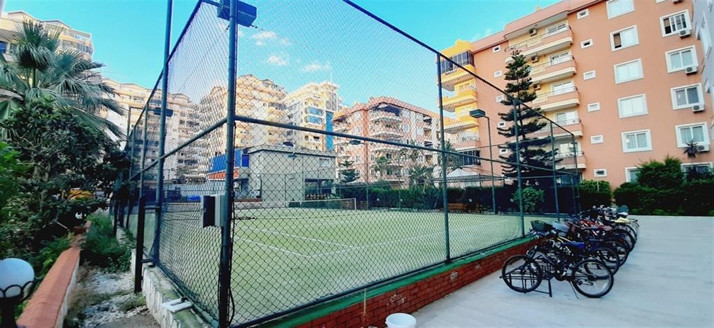 شقة 2 + 1 على الخط الأول في حي محمودلار