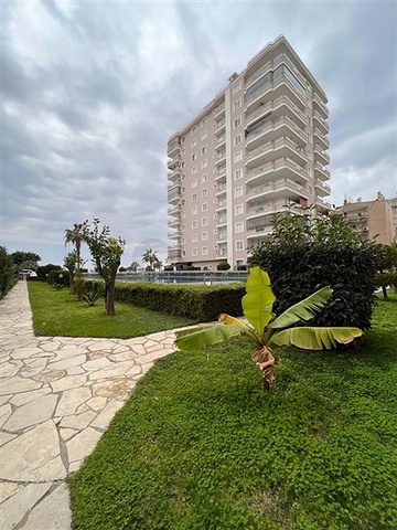 شقة 2 + 1 على الخط الأول في حي محمودلار