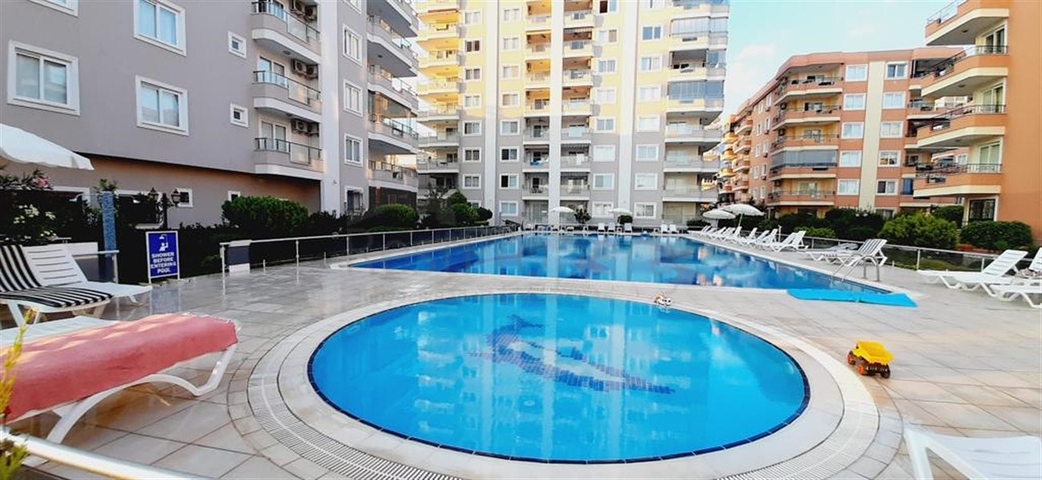 شقة 2 + 1 على الخط الأول في حي محمودلار