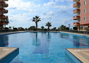 شقة 2 + 1 على الخط الأول في حي محمودلار