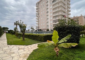 شقة 2 + 1 على الخط الأول في حي محمودلار