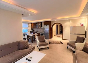 شقة 2 + 1 على الخط الأول في حي محمودلار