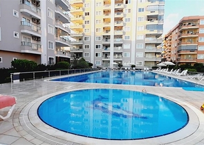 شقة 2 + 1 على الخط الأول في حي محمودلار