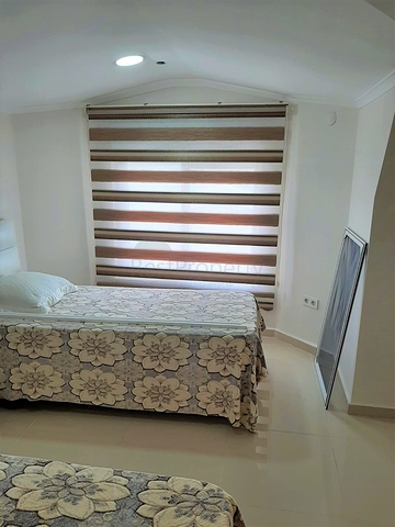 بنتهاوس 4+1 مطل على البحر في منطقة كوناكلي