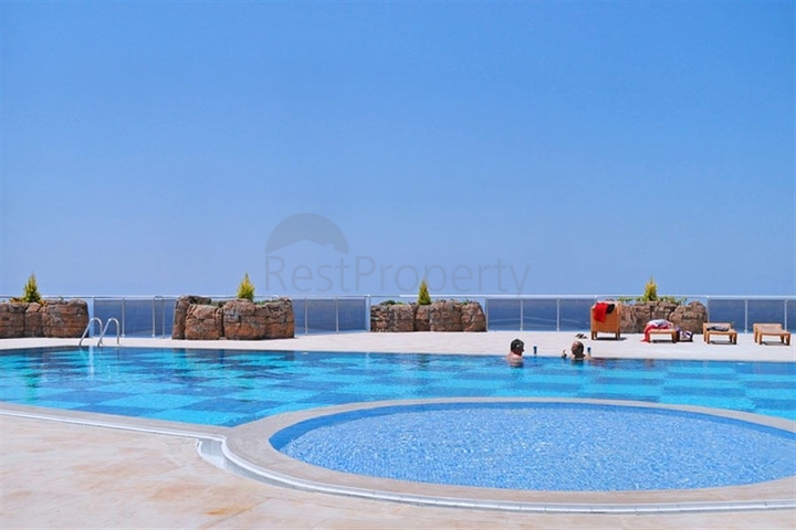 بنتهاوس 4+1 مطل على البحر في منطقة كوناكلي