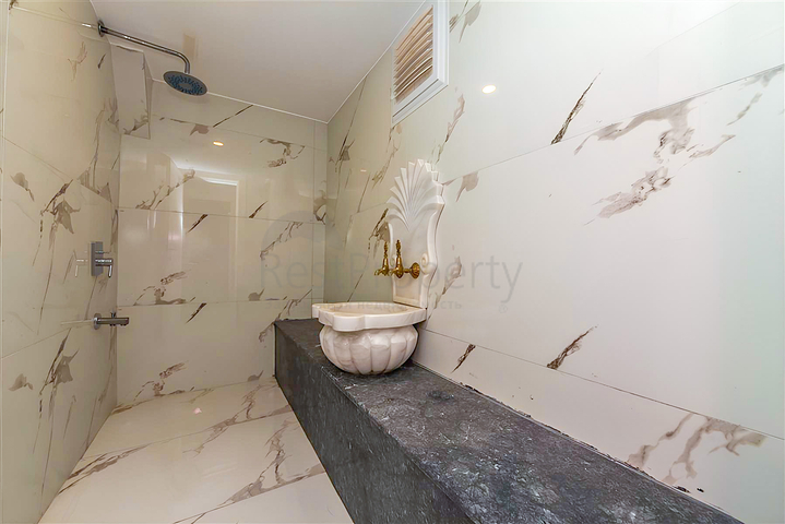 فيلا 3+1 للبيع في منطقة كارجيجاك