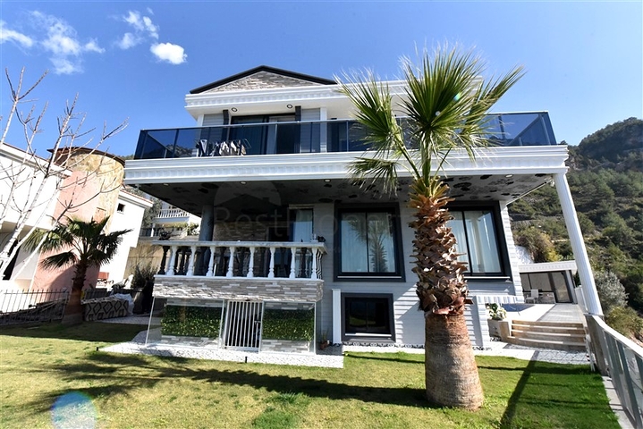 فيلا 3+1 في وسط ألانيا