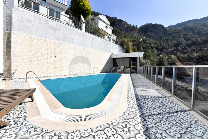 فيلا 3+1 في وسط ألانيا