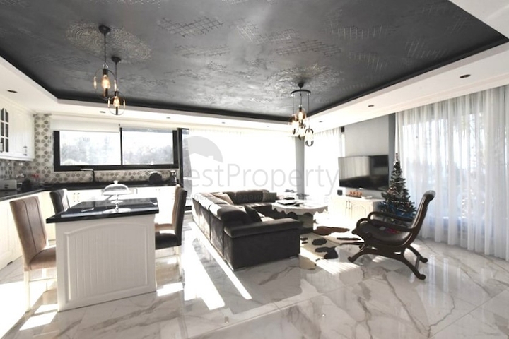 فيلا 3+1 في وسط ألانيا