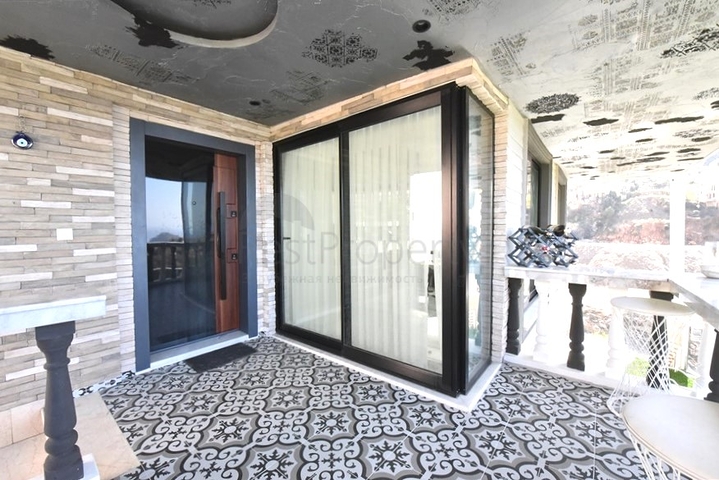 فيلا 3+1 في وسط ألانيا