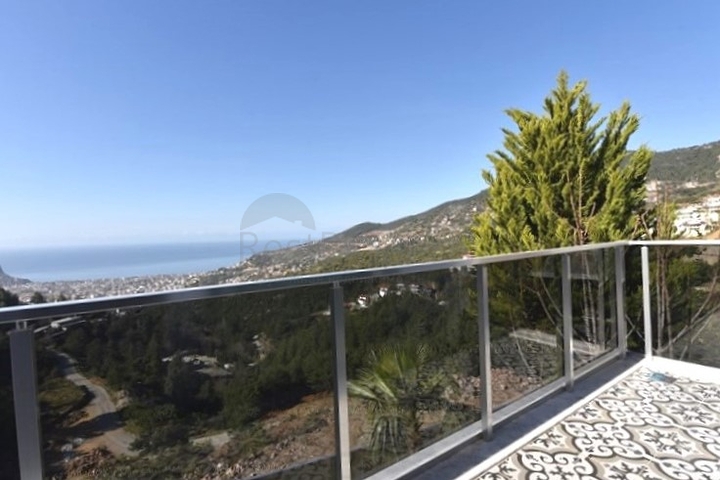 فيلا 3+1 في وسط ألانيا