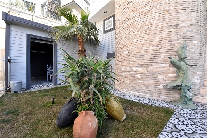 فيلا 3+1 في وسط ألانيا